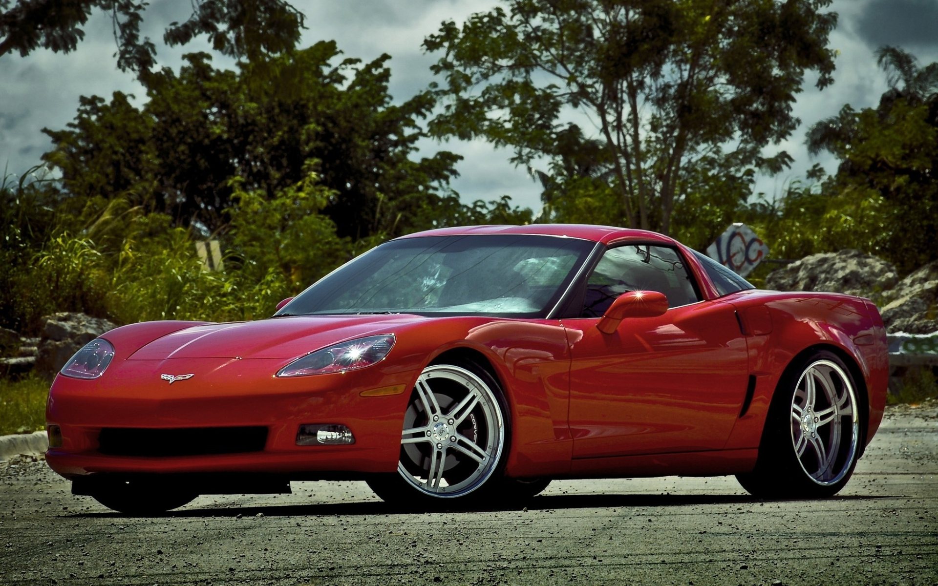 Chevrolet Corvette c6 красная