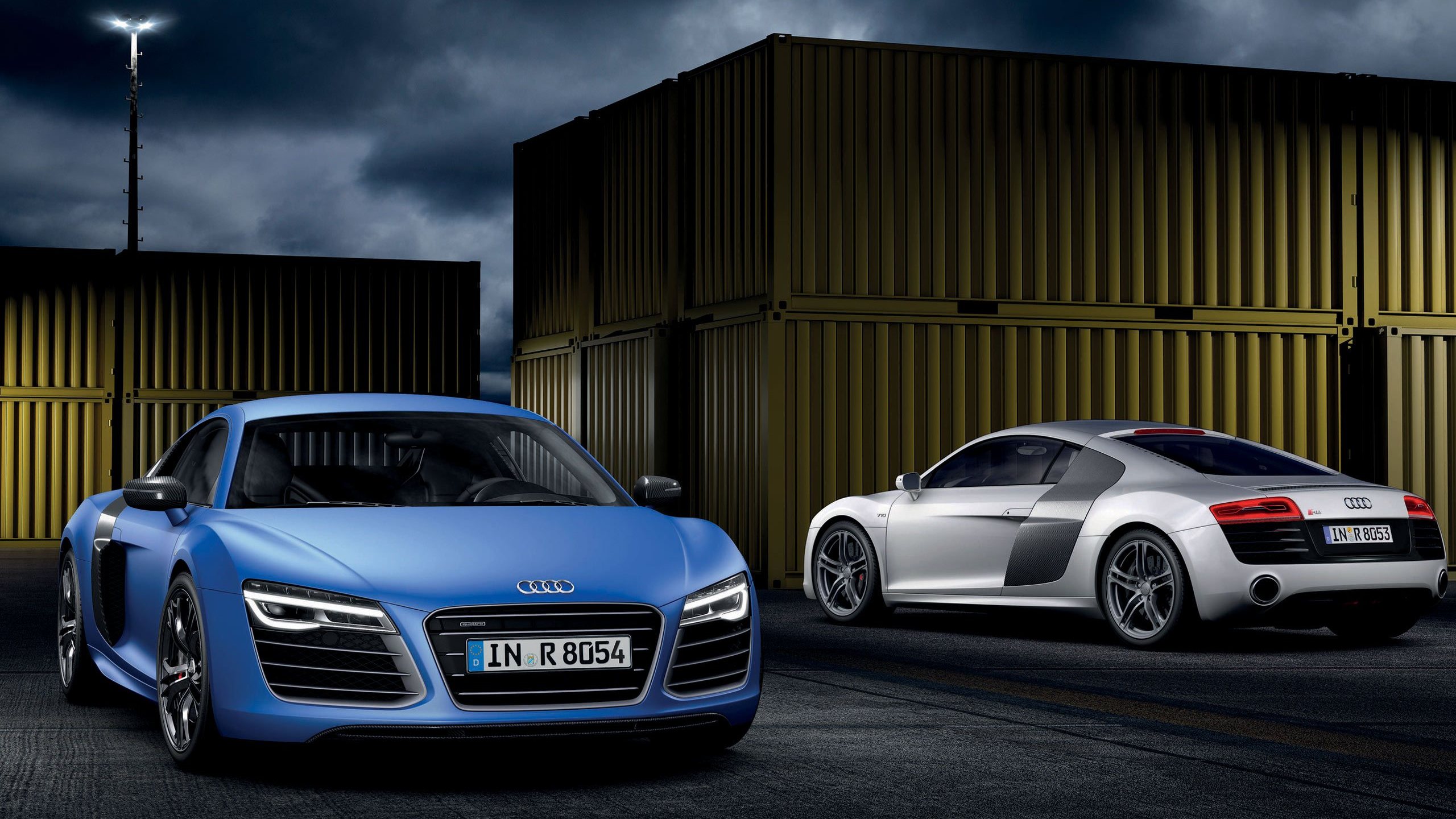 Фото ауди на обои. Ауди р8 в10. Audi r8. Audi r8 Silver. Ауди р8 2013.