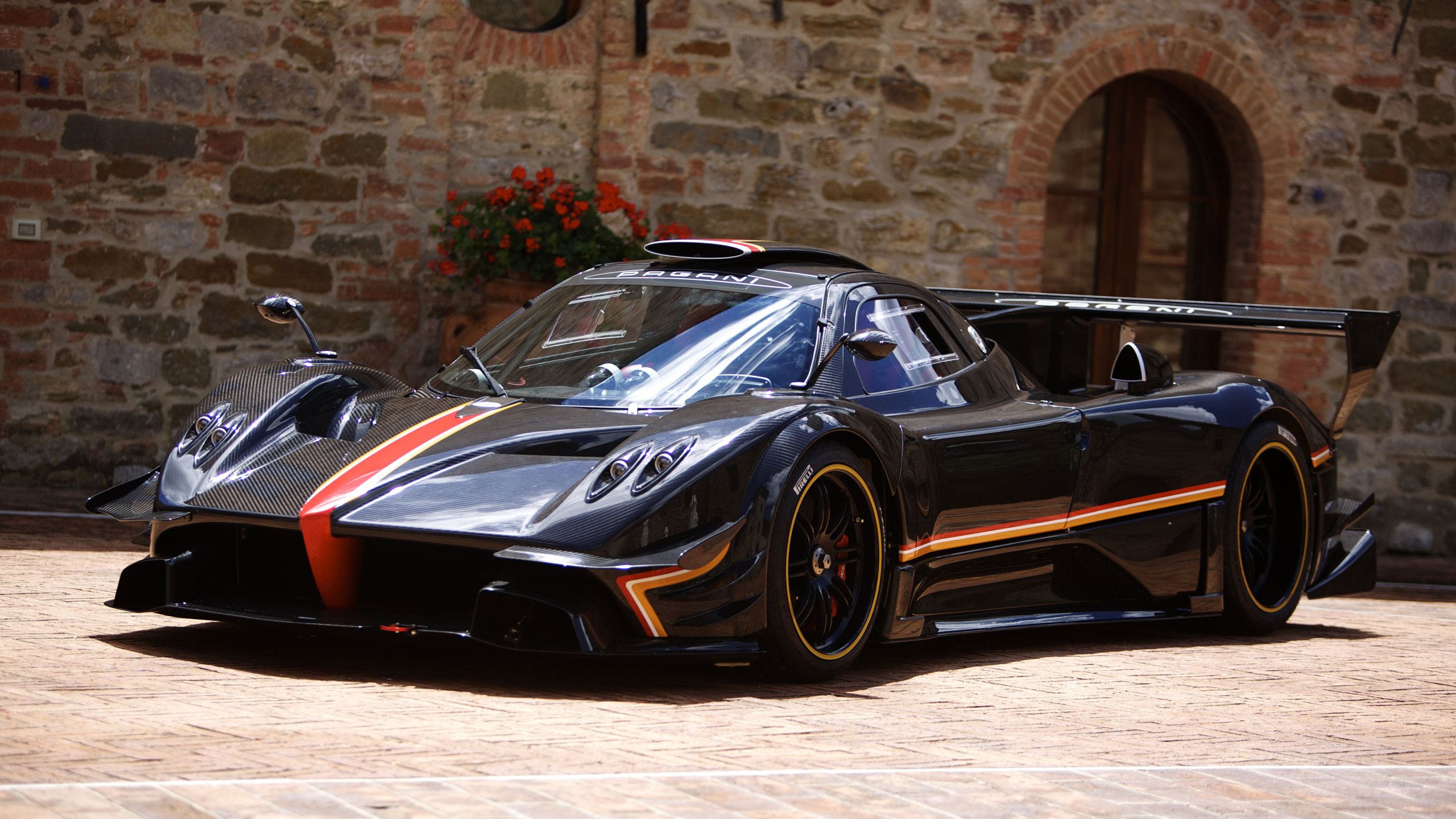 Спорткар Пагани Zonda