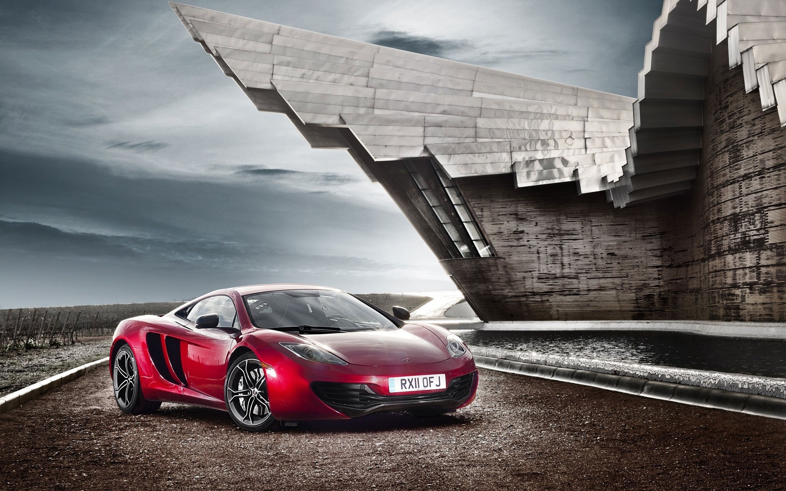 MCLAREN mp4 12c Red