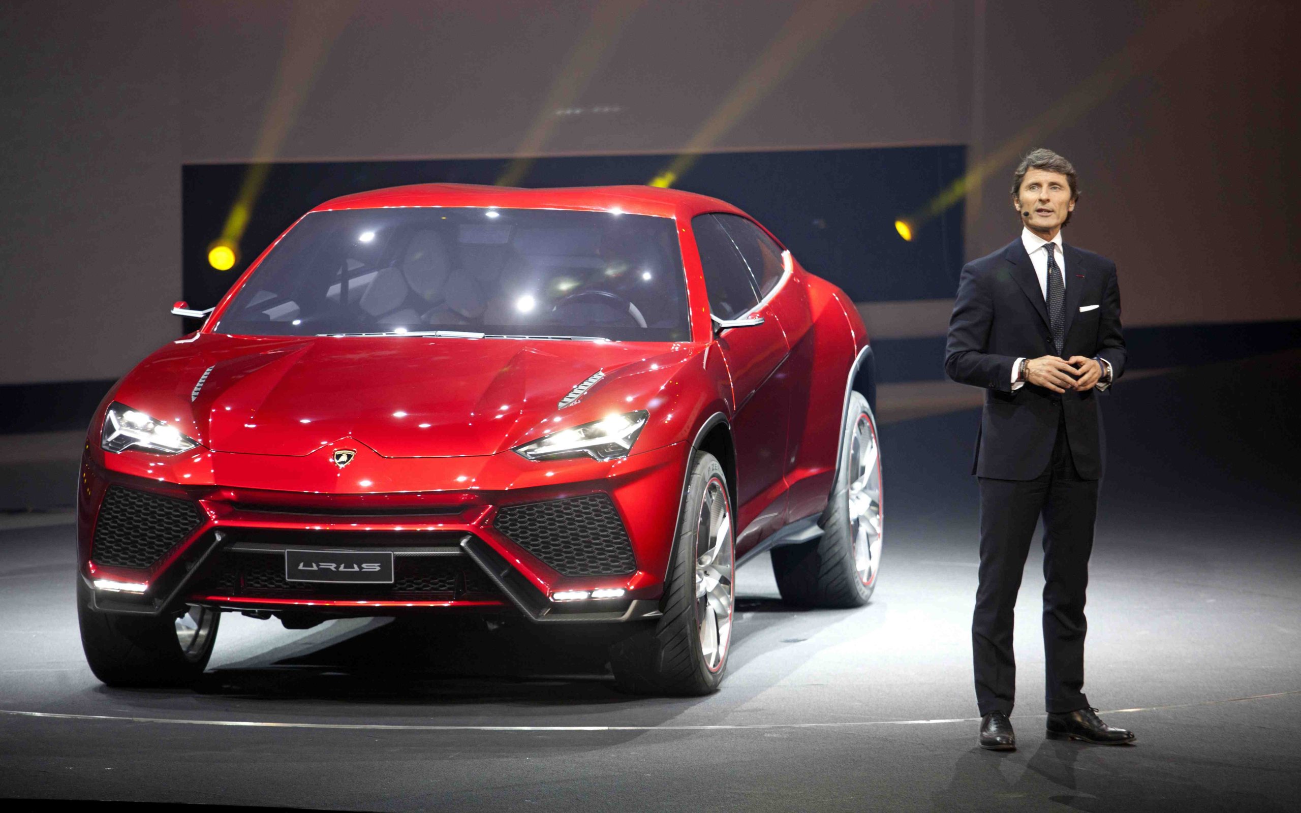 Lamborghini кроссовер Urus