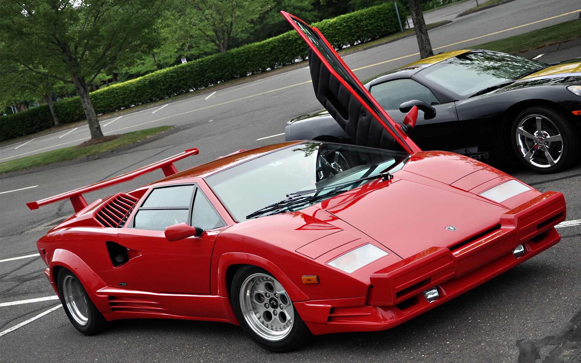 Lamborghini Countach с открытыми дверями