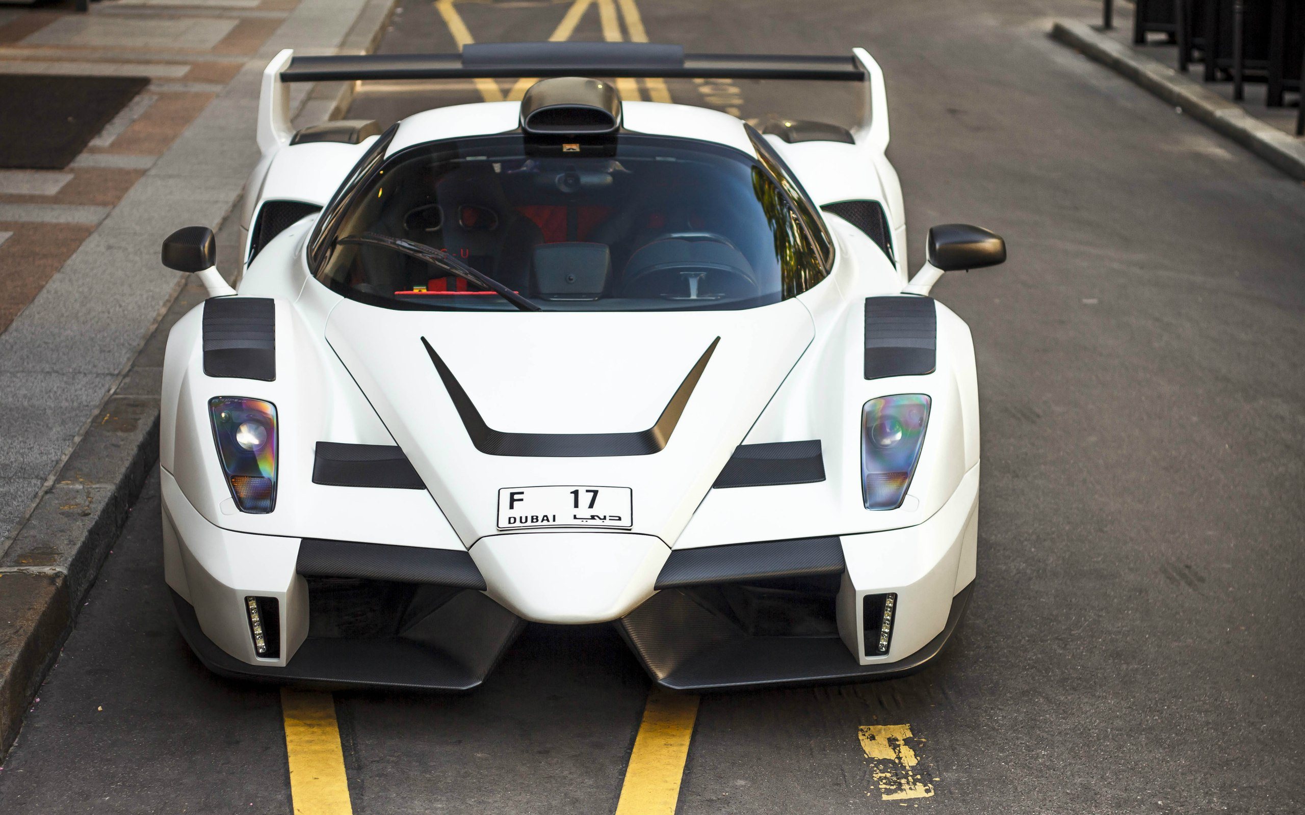 Ferrari Enzo спереди