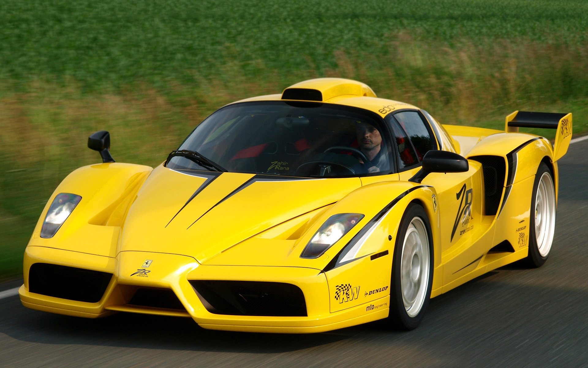 Ferrari Enzo спереди