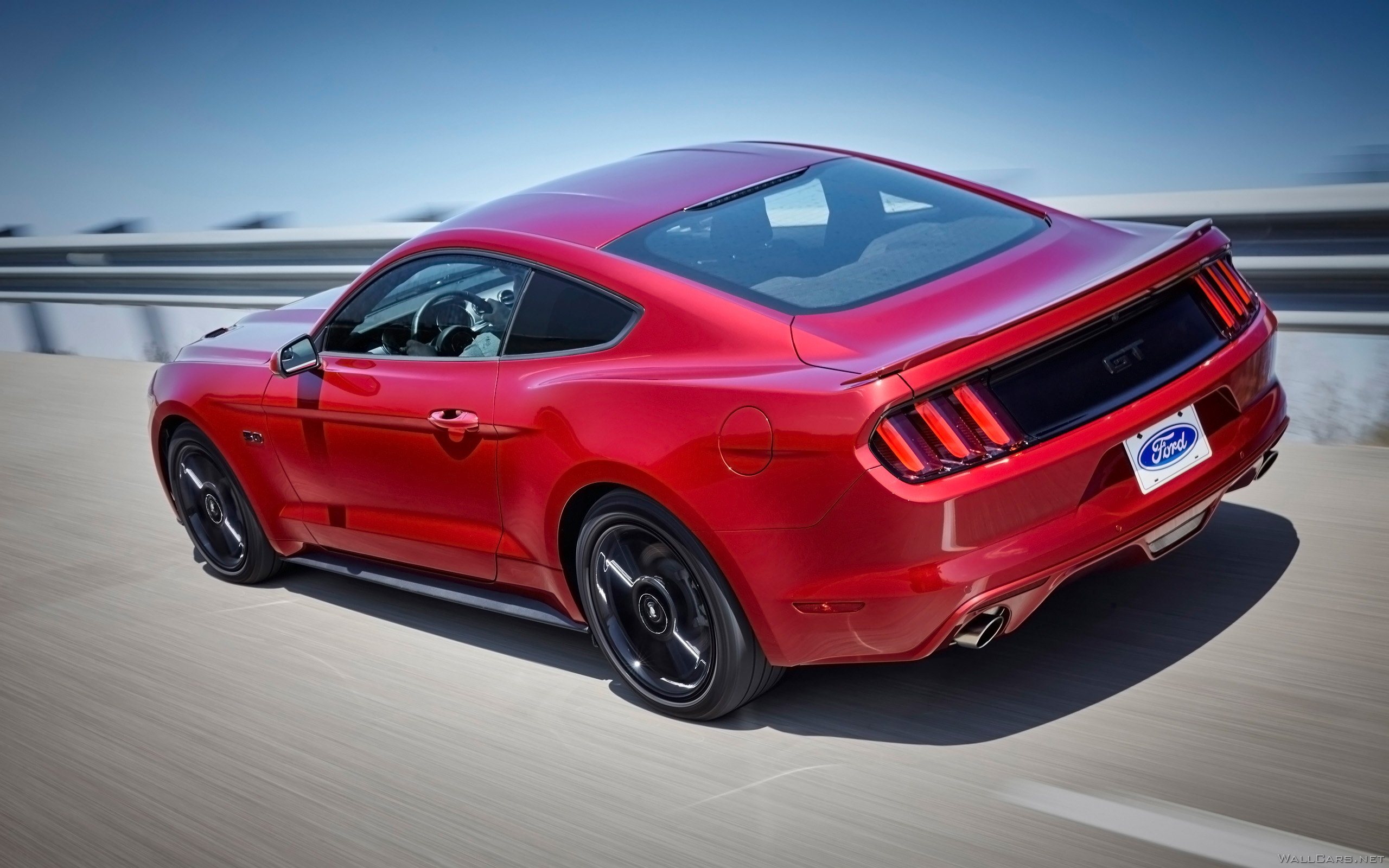 Красный Ford Mustang GT 5.0, 2016, скорость, трасса, задние фонари, новинка
