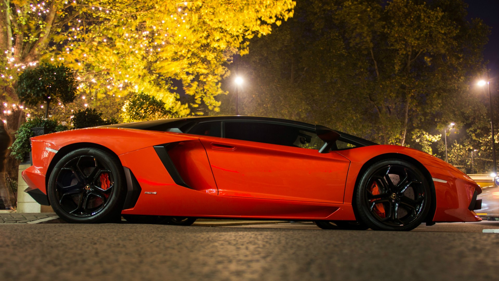 Lamborghini Aventador 2020 оранжевая