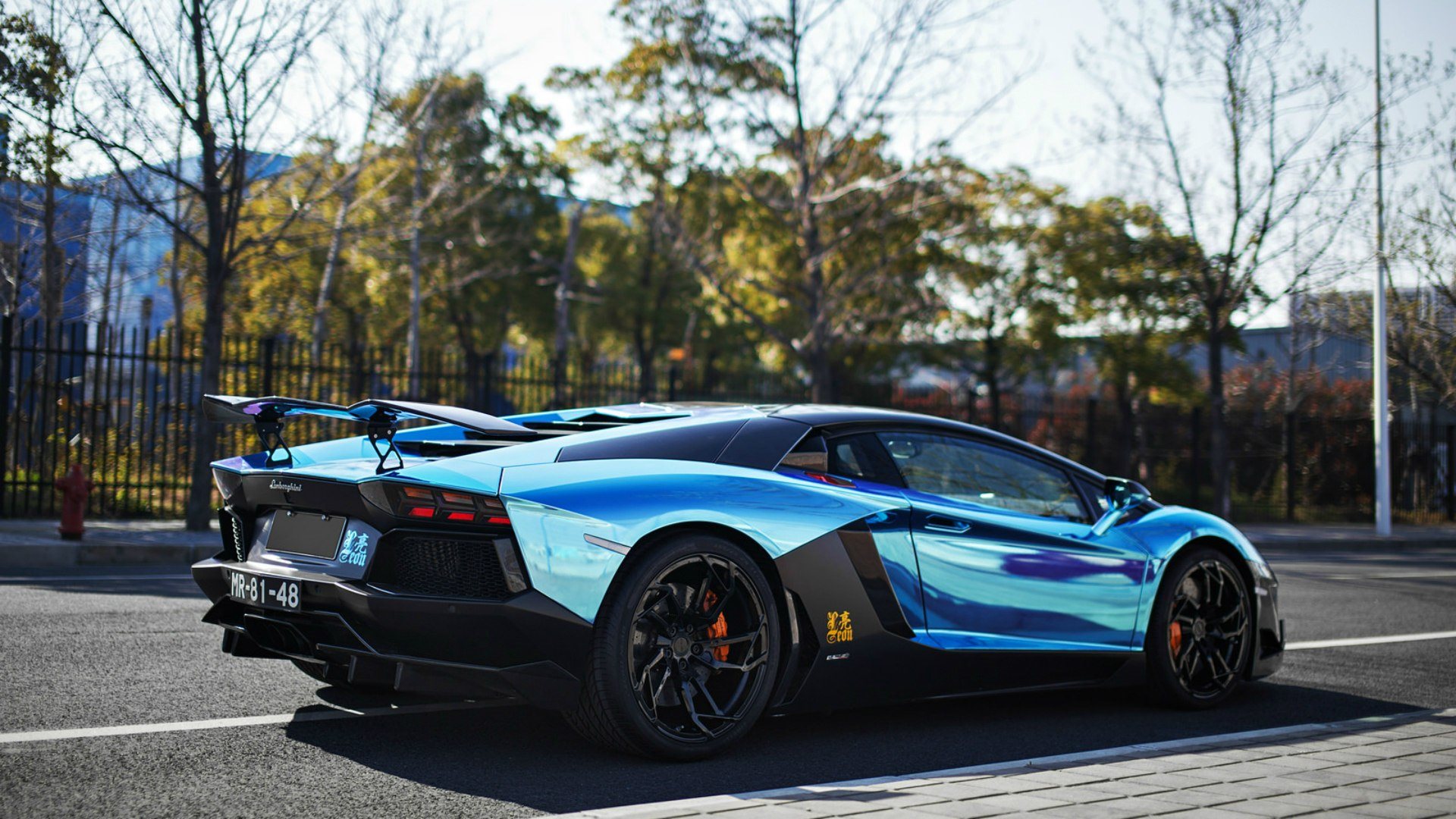 Foto Oboi Sinij Hrom Na Lamborghini Aventador Aventador