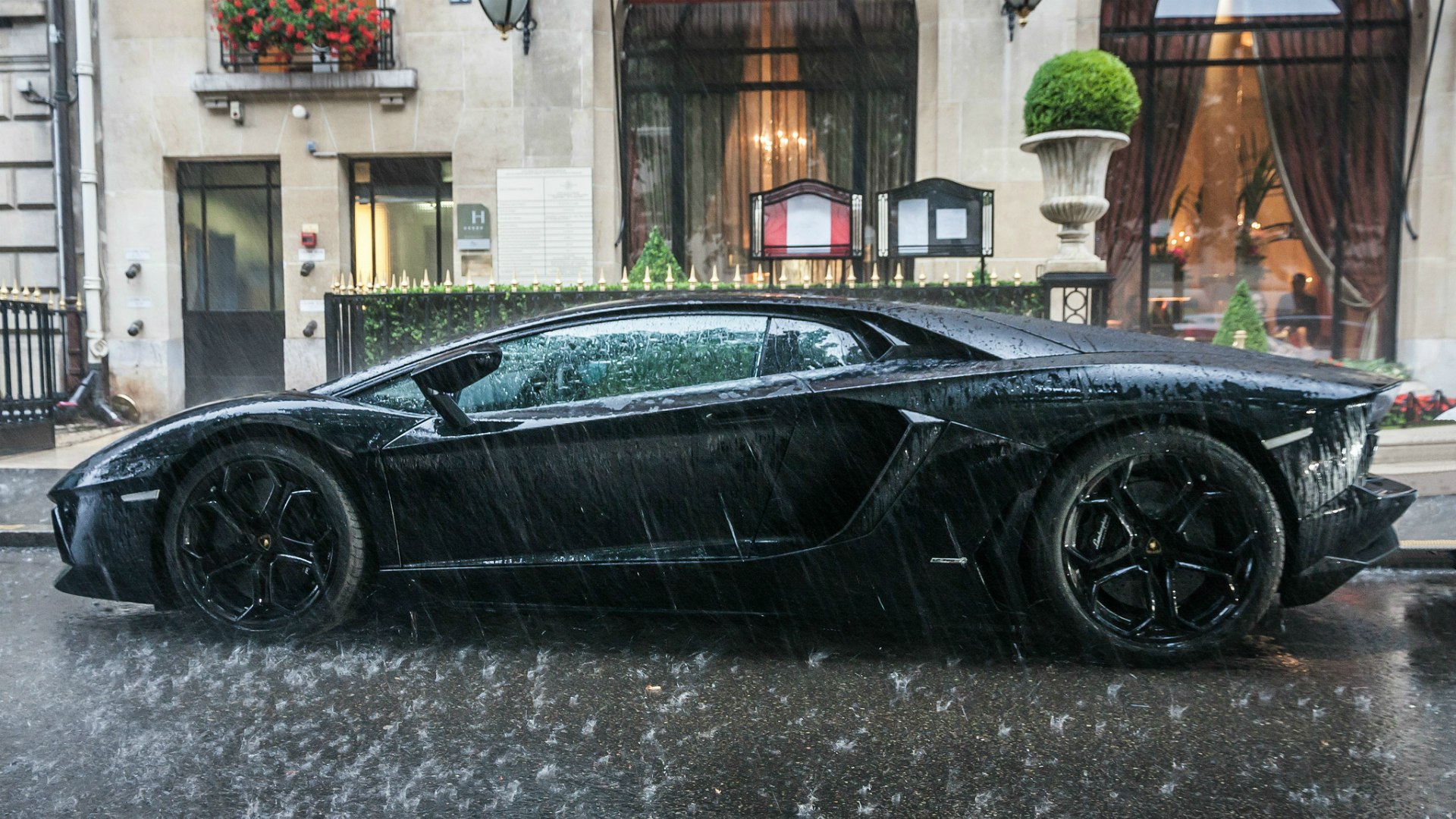 Lamborghini Aventador White and Black