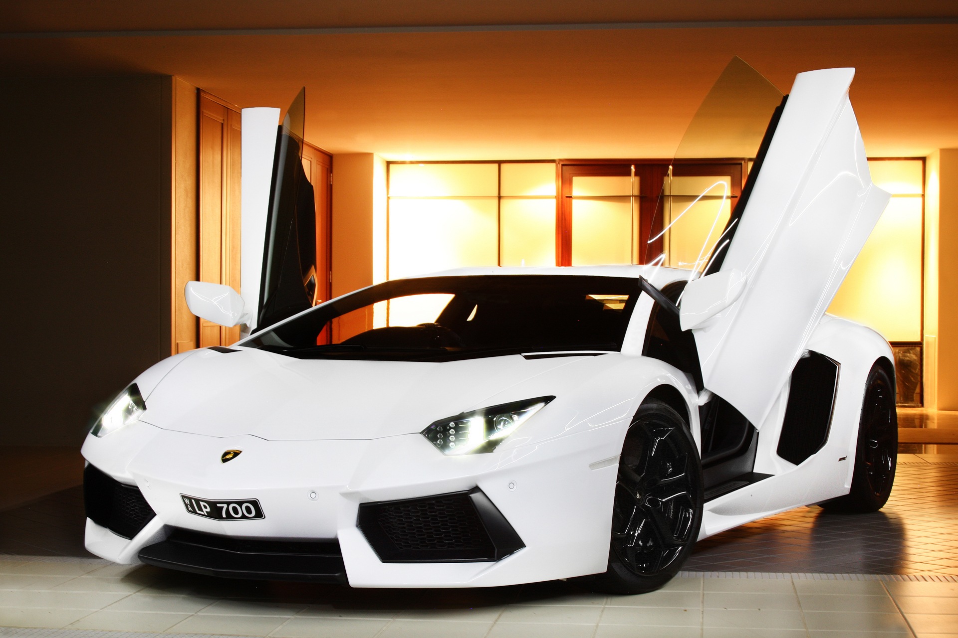 Lamborghini Aventador lp700 4 белая