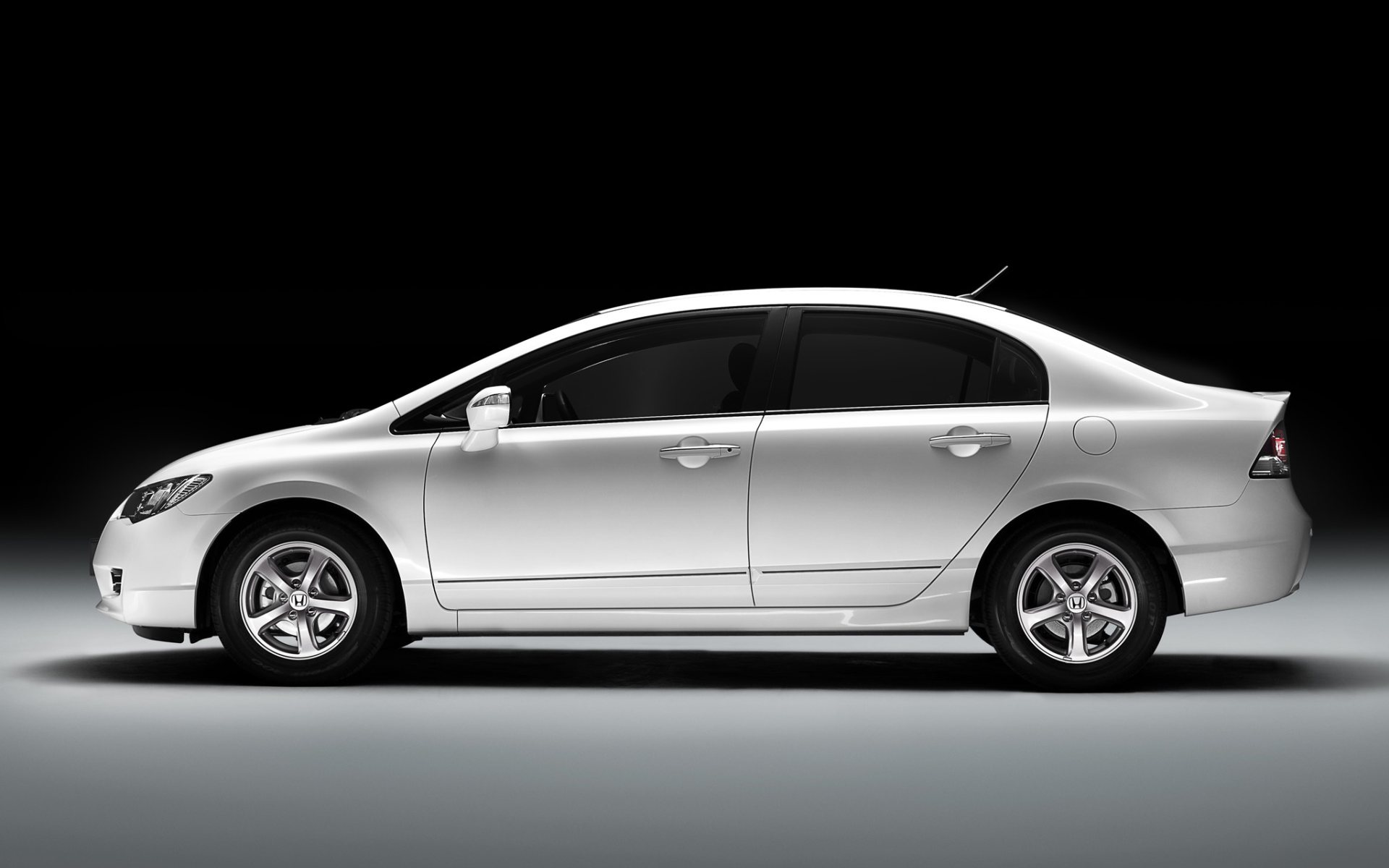 Особенности honda civic 4d