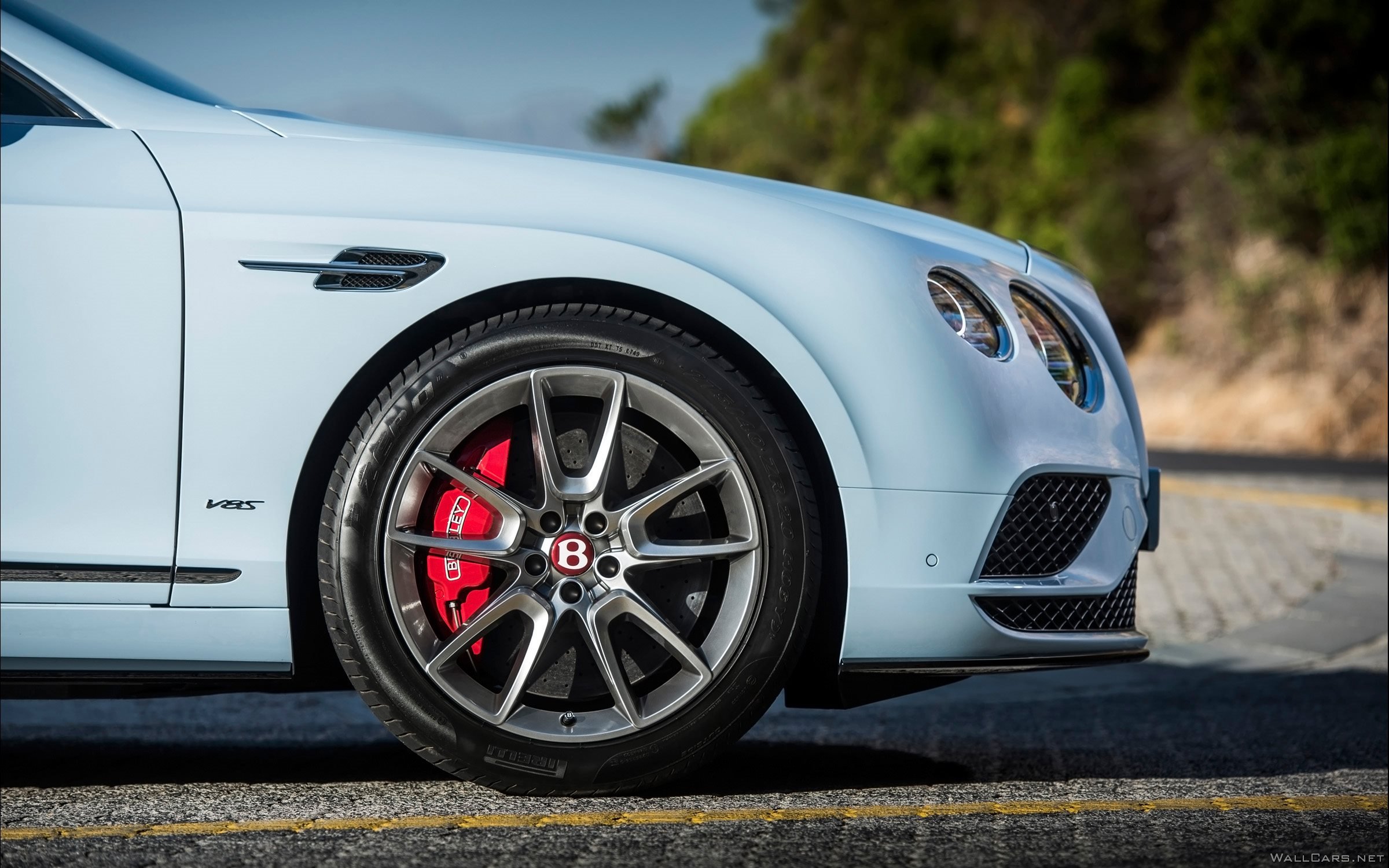 Суппорт, диски 20 дюймов, макро, крупный план Bentley Continental V8 GT S,  2015, фото, шины, арки