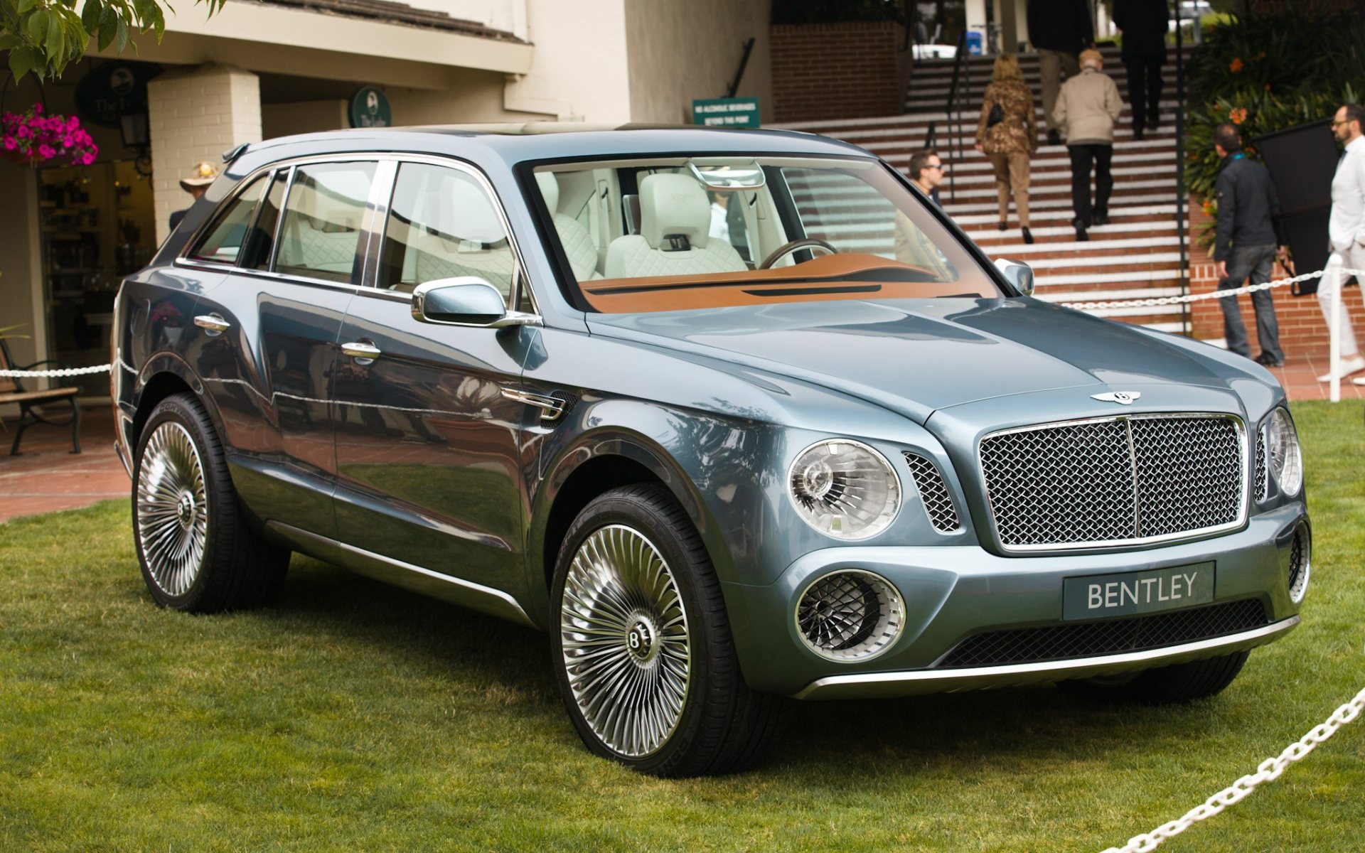 Новый внедорожник Bentley Exp 9f