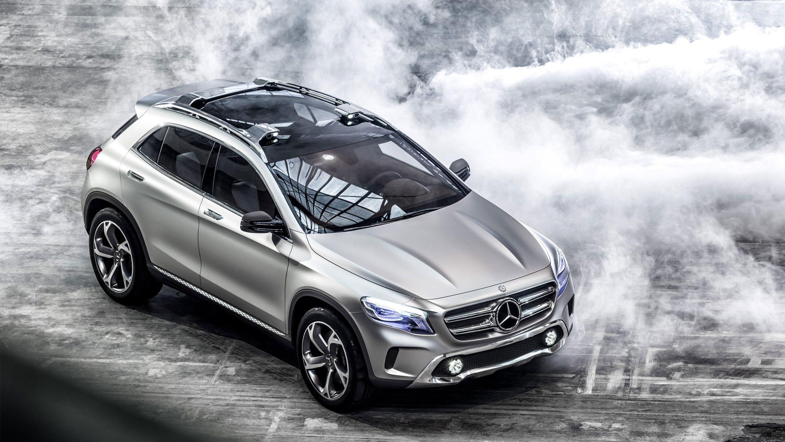 Mercedes Benz GLA внедорожник