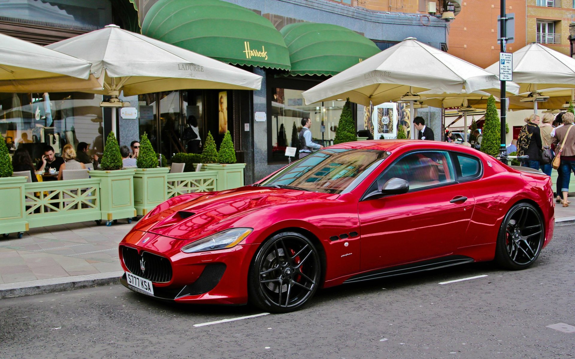 Maserati Gran Turismo s красный