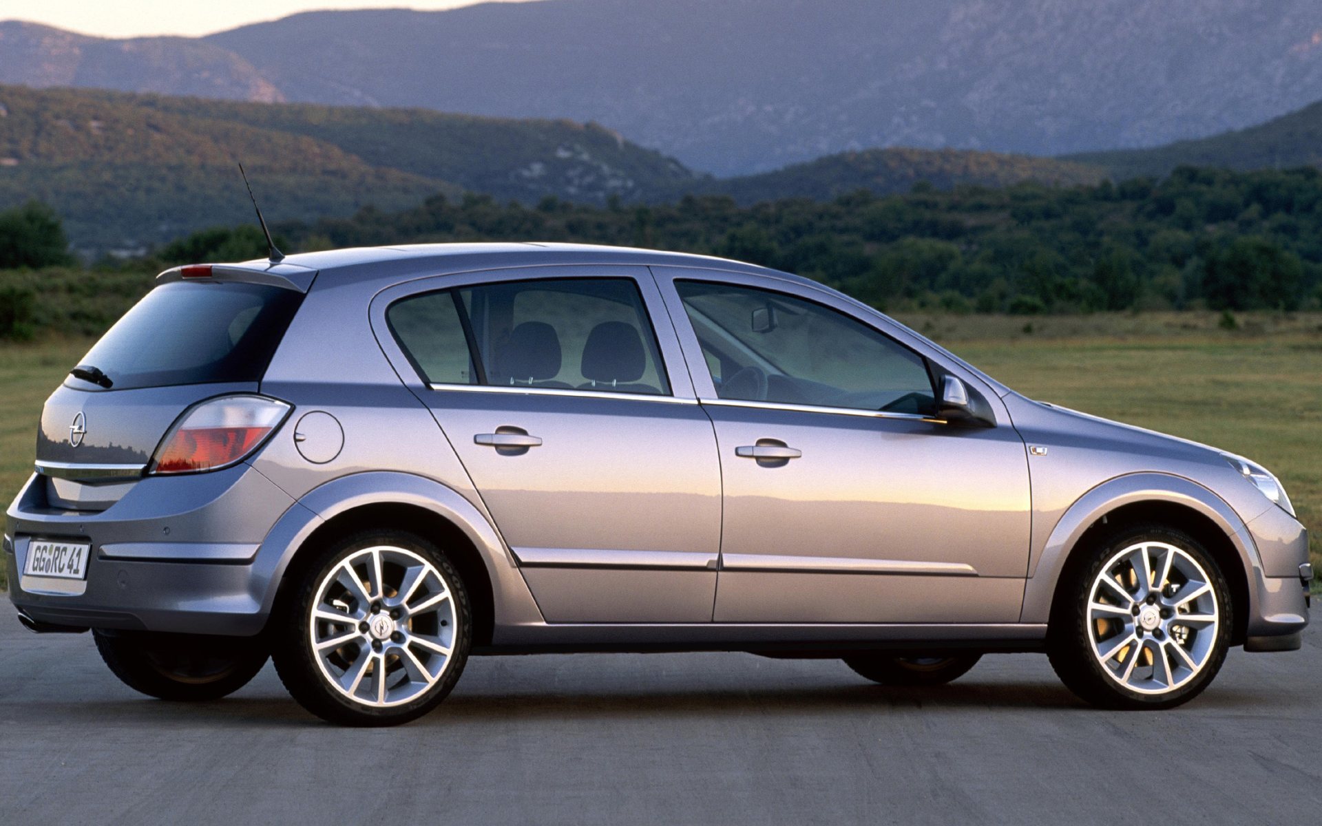 Форум хэтчбек. Opel Astra 2004. Opel Astra h 2004.