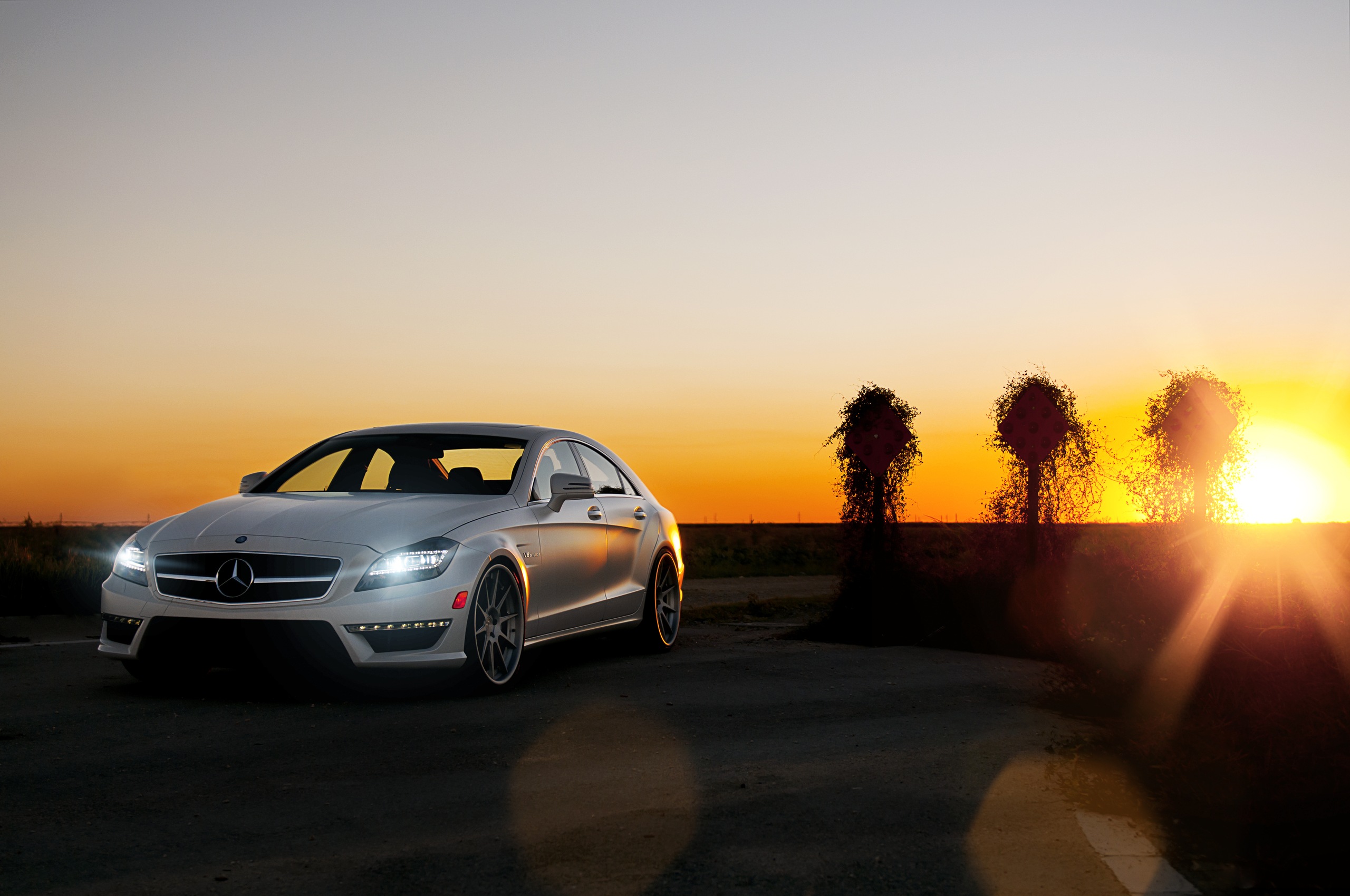 Mercedes CLS 63 AMG White закат