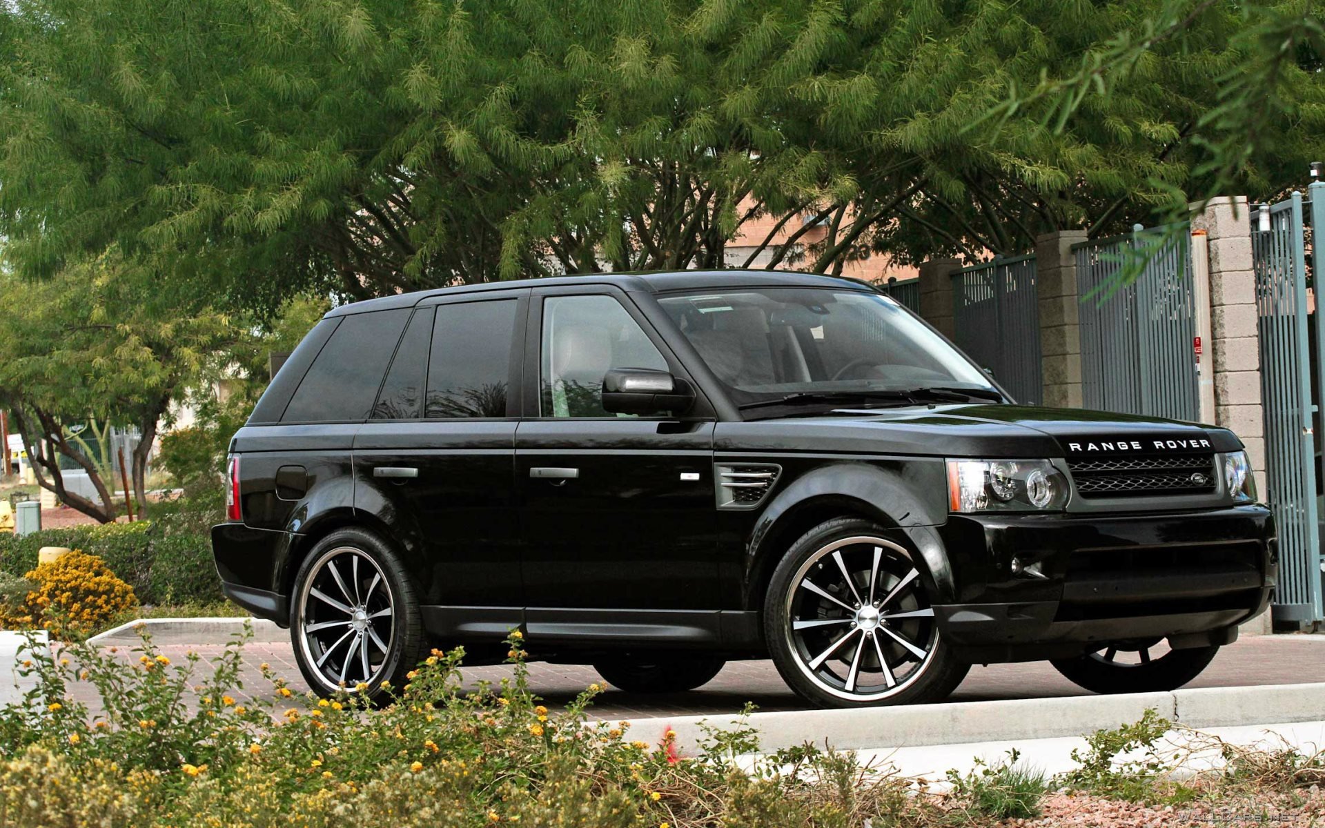 Land Rover range Rover Sport черный