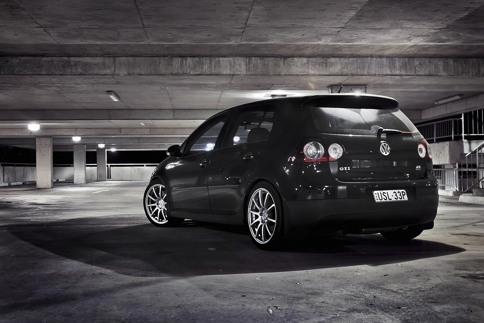 Белый чёрный Volkswagen Golf 6