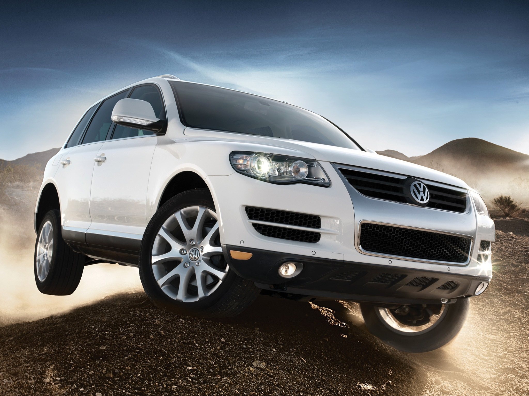 VW Touareg 2007 Road