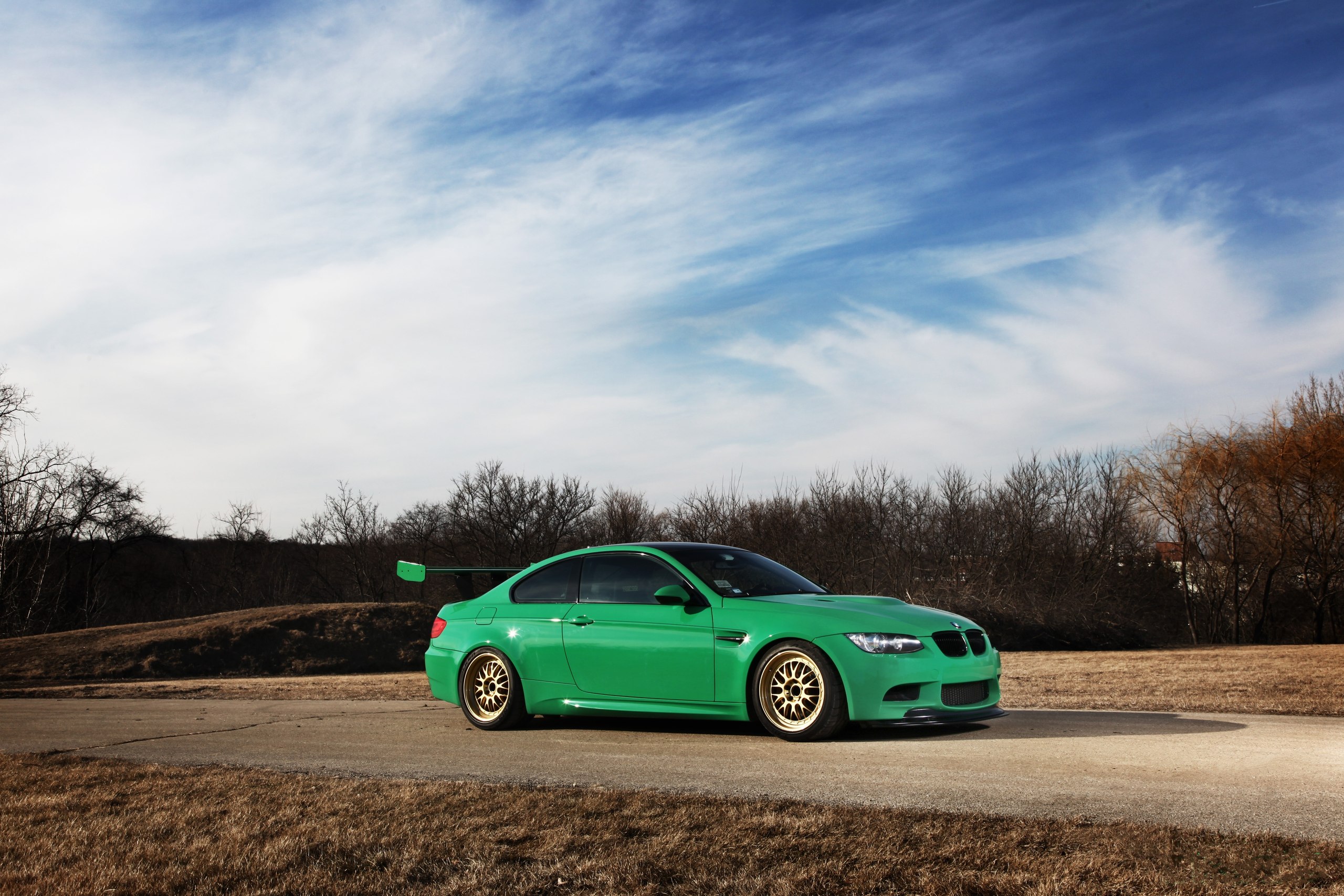 Зеленая тройка. BMW e92 Green. BMW m3 e92 зеленая. BMW e92 салатовая. BMW салатовая m3 e92.