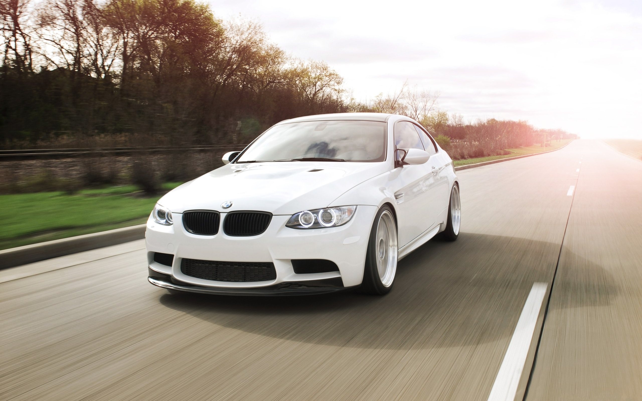 White car. БМВ м3 белая. BMW f10 белая. БМВ белая спортивная. BMW m3 белого цвета.