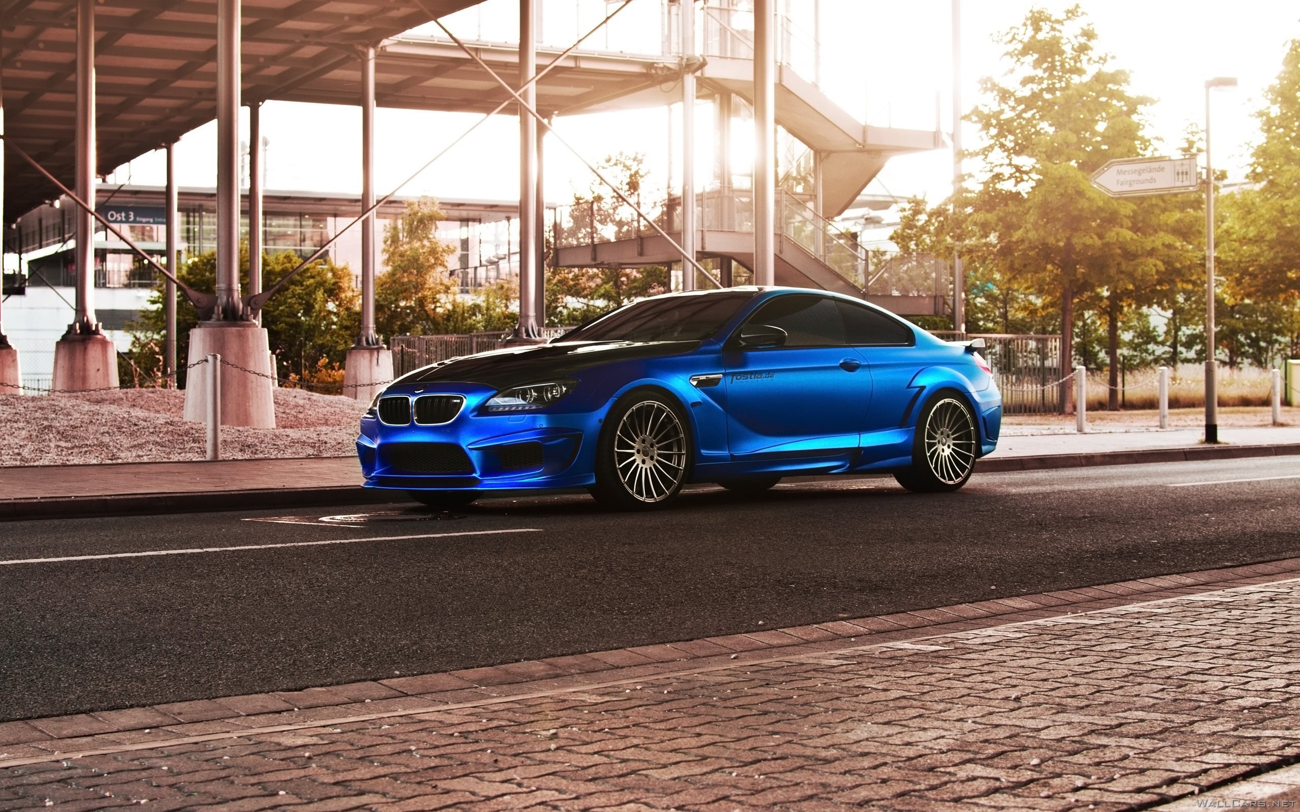 Синий BMW M6 Hamann, 2015, цвет, диски, купе, город, архитектура, обвесы, пороги, бампер