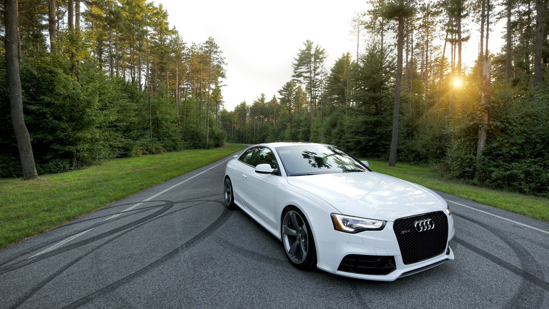 Ауди rs7 белая