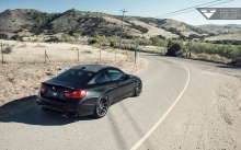 Черный BMW M4 EVO, Vorsteiner, 2015, тюнинг, карбон, крыша, диски, трасса, Black car, rear lights, style, tuning, wheels, roof