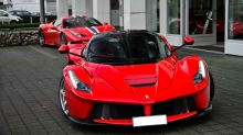 Два суперкара от Ferrari - LaFerrari и 458 Italia