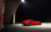 Ночной суперкар Феррари Ф12, Ferrari F12berlinetta Novitec Rosso, гараж, тюнинг