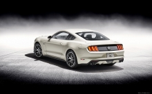 Белый Ford Mustang GT в дыму, Форд Мустанг, новый мускул кар
