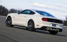 ord Mustang 5.0 GT Fastback в честь 50-летия