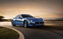 Синий Мазерати ГранТуризмо, Maserati GranTurismo Sport на рассвете, трасса, передок, поворот