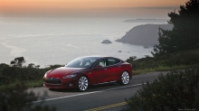 Красная Tesla Model S, Тесла Модель С, залив, океан, берег, скалы, обрыв