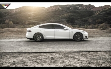 Тонированный седан Tesla Model S, Vorsteiner, горы, солнце, тюнинг