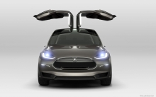 Открытые двери на Tesla Model X, Тесла Модель Х, анфас, фары, светлый фон