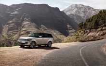 Серый Range Rover на краю пропасти, горы, пейзаж
