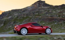 Тонированный Alfa Romeo 4C в горах, скалы, красный Альфа Ромео, скорость