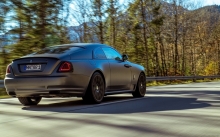 Серебристый Rolls-Royce Wraith, Spofec, 2014, задняя оптика, автотюнинг, осенняя трасса, диски, скорость, экстерьер, дизайн