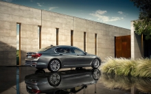 Серебристый BMW 7 серии 750Li xDrive 2016, бизнес класс, диски, седан, новинка, фото