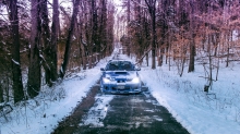Синий Subaru Impreza, Субару Импреза, зима, лес, снег, сугробы, деревья, природа, фото